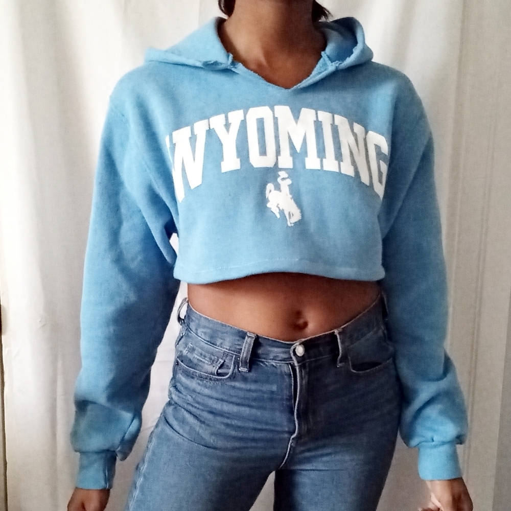 RUSSELL | blue WYOMING logo crop hoodie 551